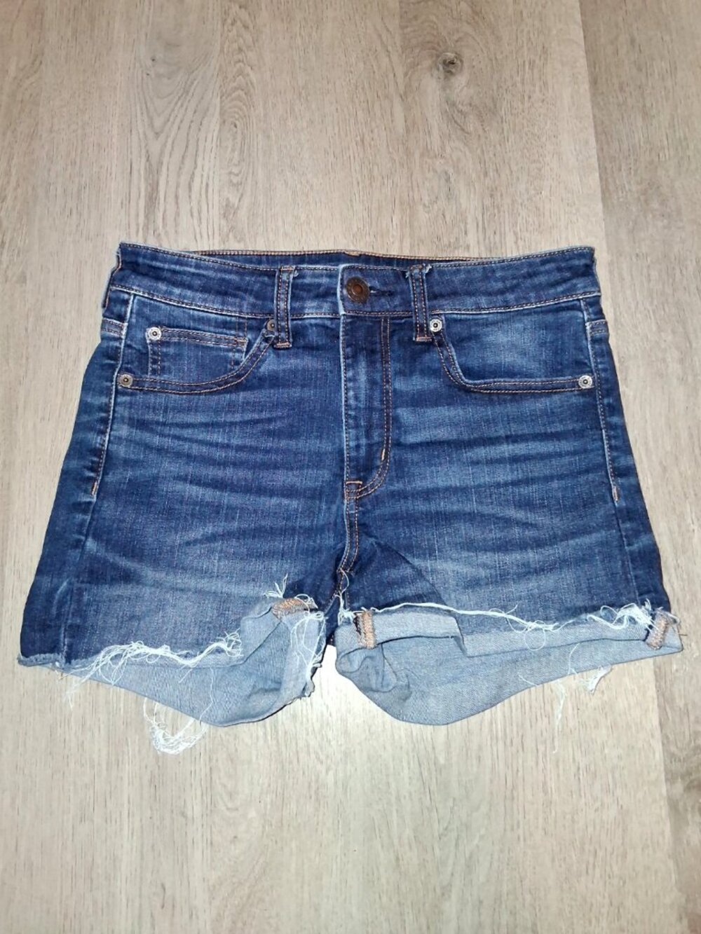 American Eagle Next Level Stretch Hi-Rise Shortie Shorts Size 6 Distressed Denim